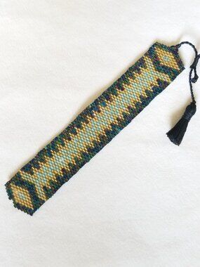 Beaded Bracelet - black gold silver